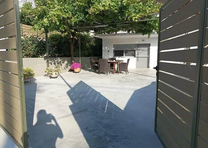 Petrochori Memories House- Floor 0